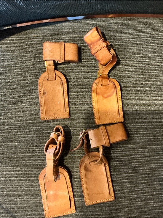 Louis Vuitton Accessories - Louis Vuitton Tan Leather Luggage Tags (Set of 4) Fair Condition
